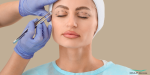 Een bovenste ooglidcorrectie verwijdert overtollige huid van het bovenooglid en kan zowel om cosmetische als functionele redenen worden uitgevoerd.