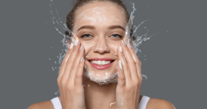 Door een goede huidverzorging helpt het om de kans op verstoppingen te verkleinen